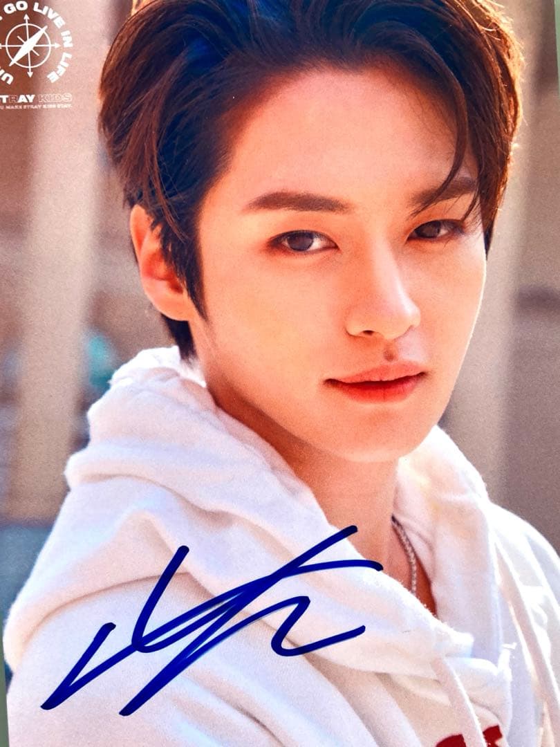 セール中…リノ直筆サイン入り2Lサイズ写真…Lee Know…ストレイキッズ