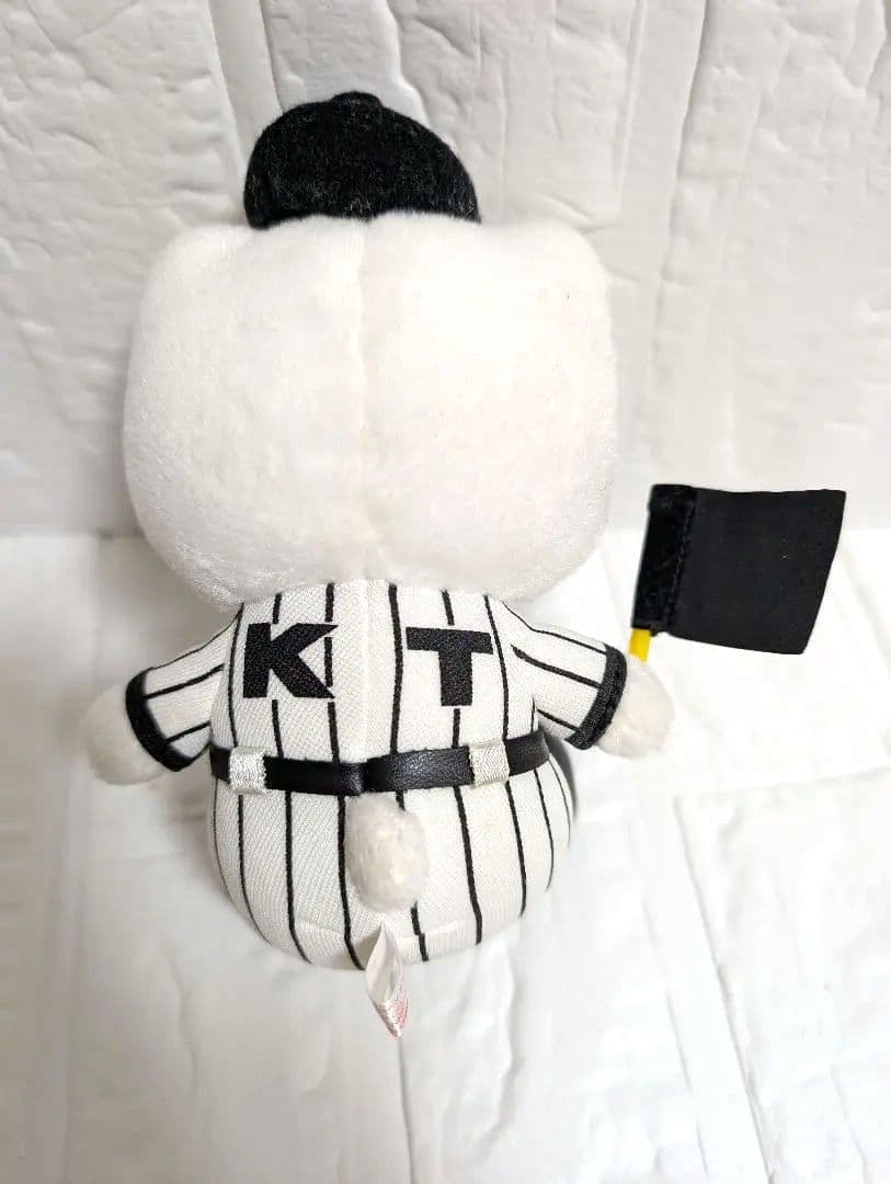 【激レア】ハローキティ Tigers ぬいぐるみ