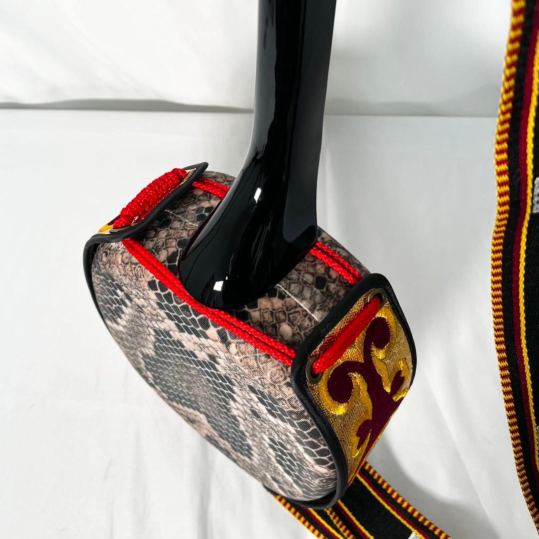 【美品】沖縄三線 人工皮 民謡楽器 民謡 和楽器 三線 付属品有