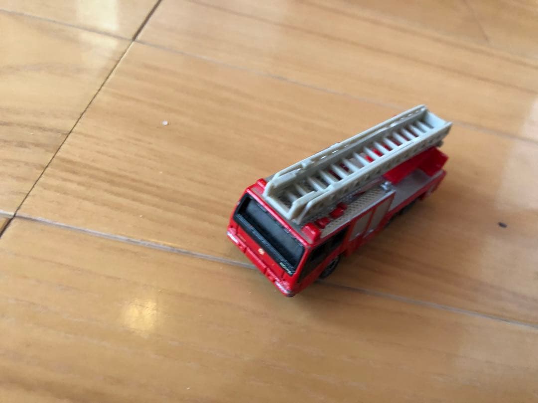 トミカたくさん