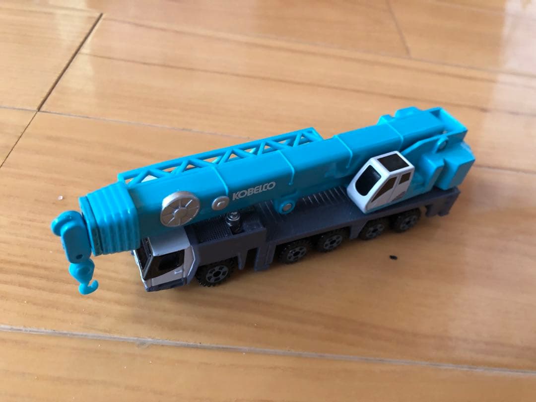 トミカたくさん