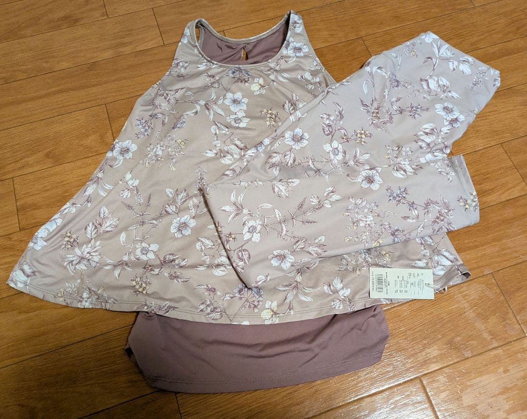 【SUKALA】新品タグ付Mサイズボタニカルガーデンタンク&レギンスセット