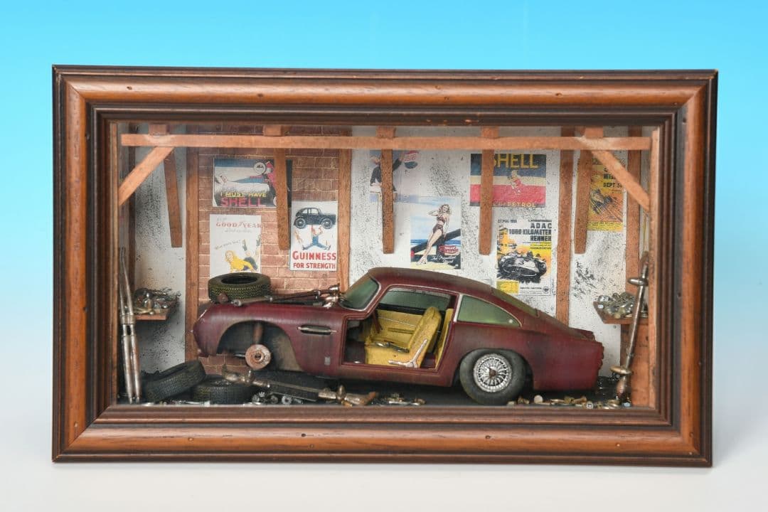 ASTON  MARTIN  DB5 ハンドメイド　ガレージ　ジオラマ
