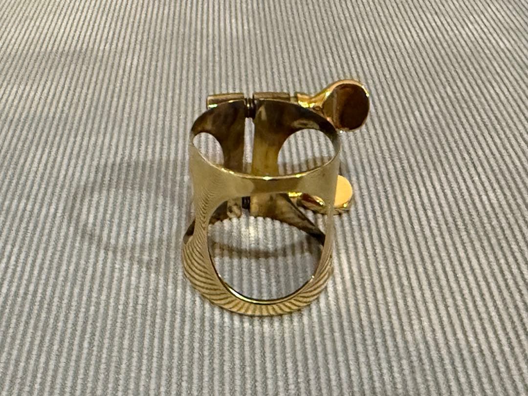 アトリエモモ　クラリネットリガチャー ヨコ　真鍮