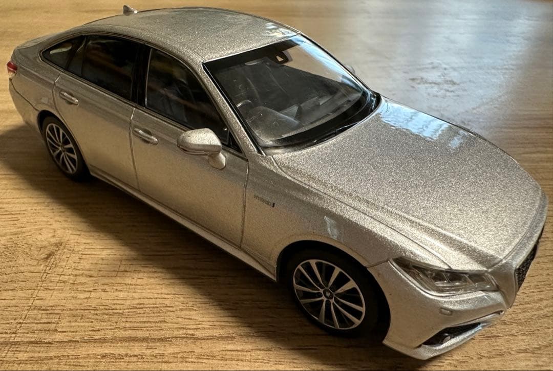 トヨタ CROWN クラウン 220系 G ミニカー シルバー カラーサンプル