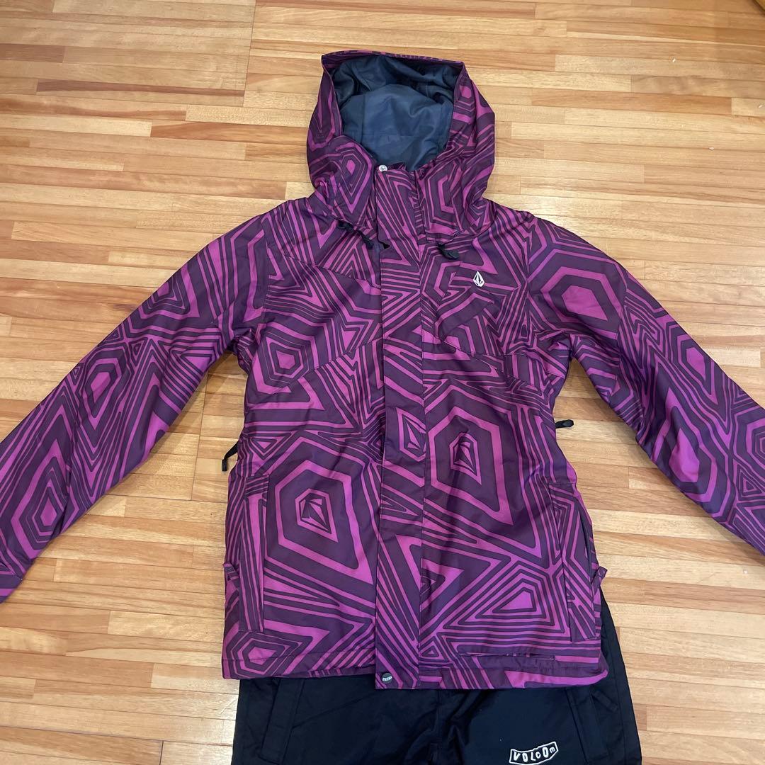 美品　VOLCOM レディース スノーボードウェアセット