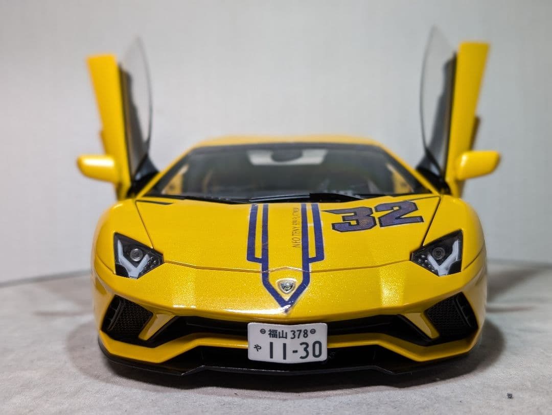 【カスタム】1/18 ランボルギーニ アヴェンタドール LP740-4 S