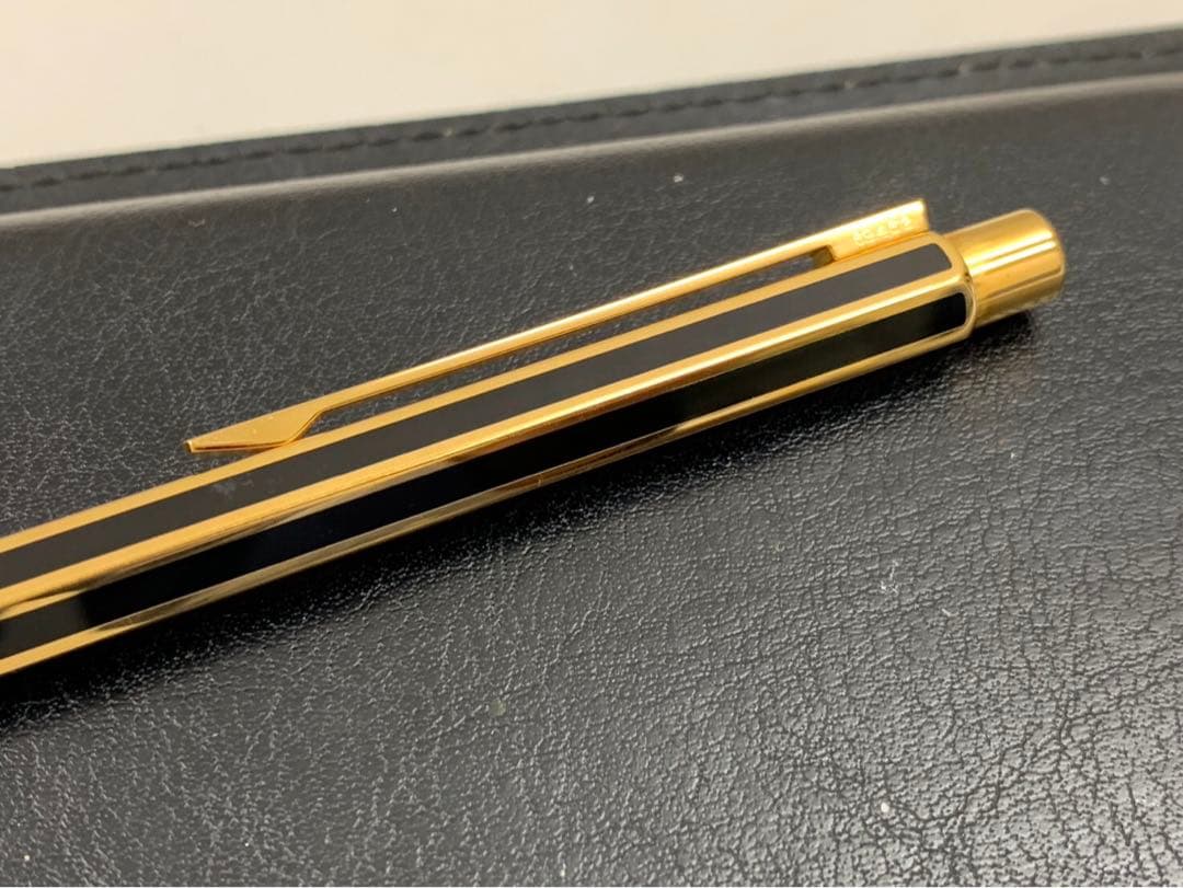 筆記OK良品 カランダッシュ ボールペン ストライプ 金黒 ノック式 青 GP