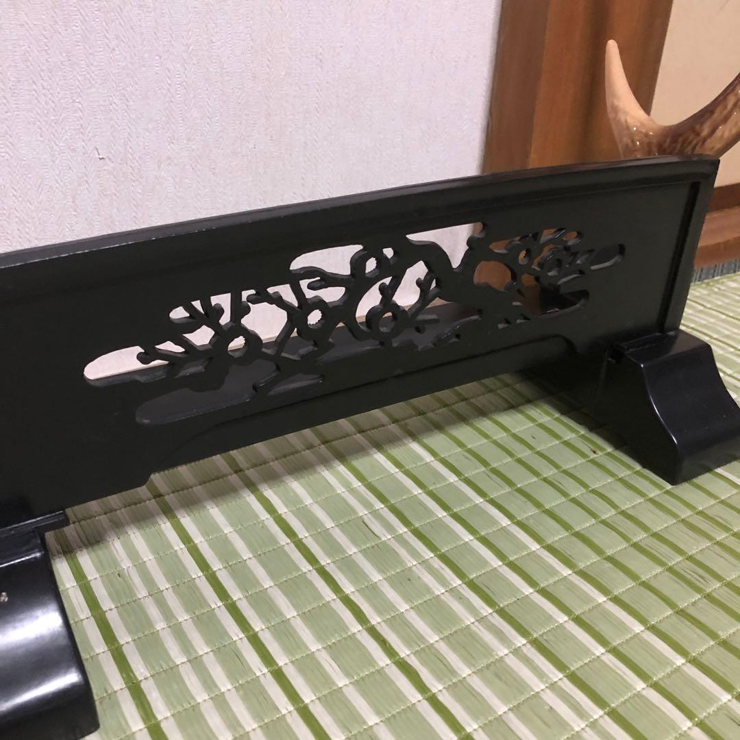 刀台　台座　飾り台　鹿角　レプリカ　プラスチック製　刀立て　刀置き　模造刀置き