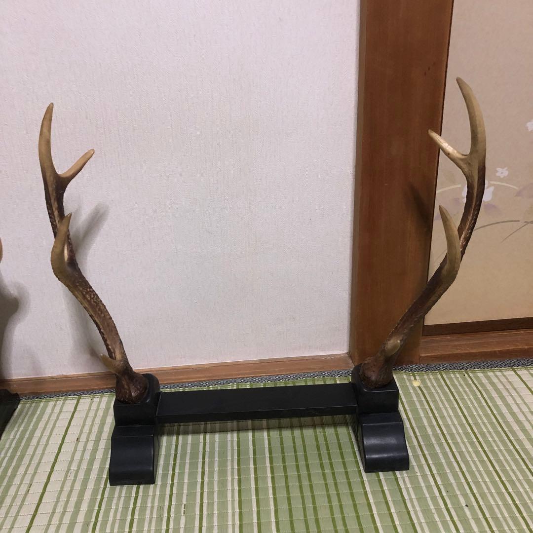 刀台　台座　飾り台　鹿角　レプリカ　プラスチック製　刀立て　刀置き　模造刀置き