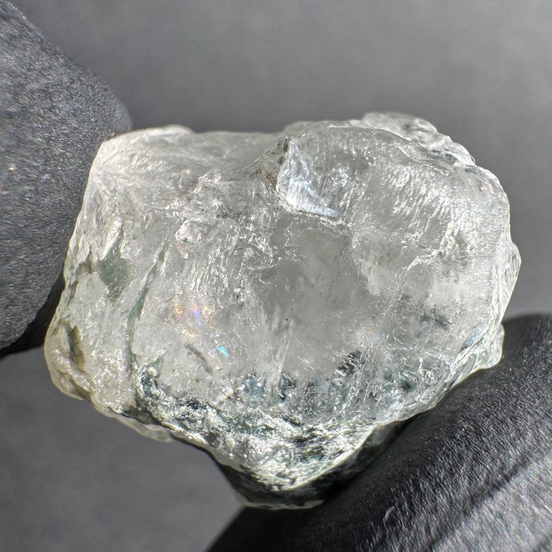 レインボー入り フェナカイト ロシア ウラル マリシェボ産 フェナサイト 鉱物