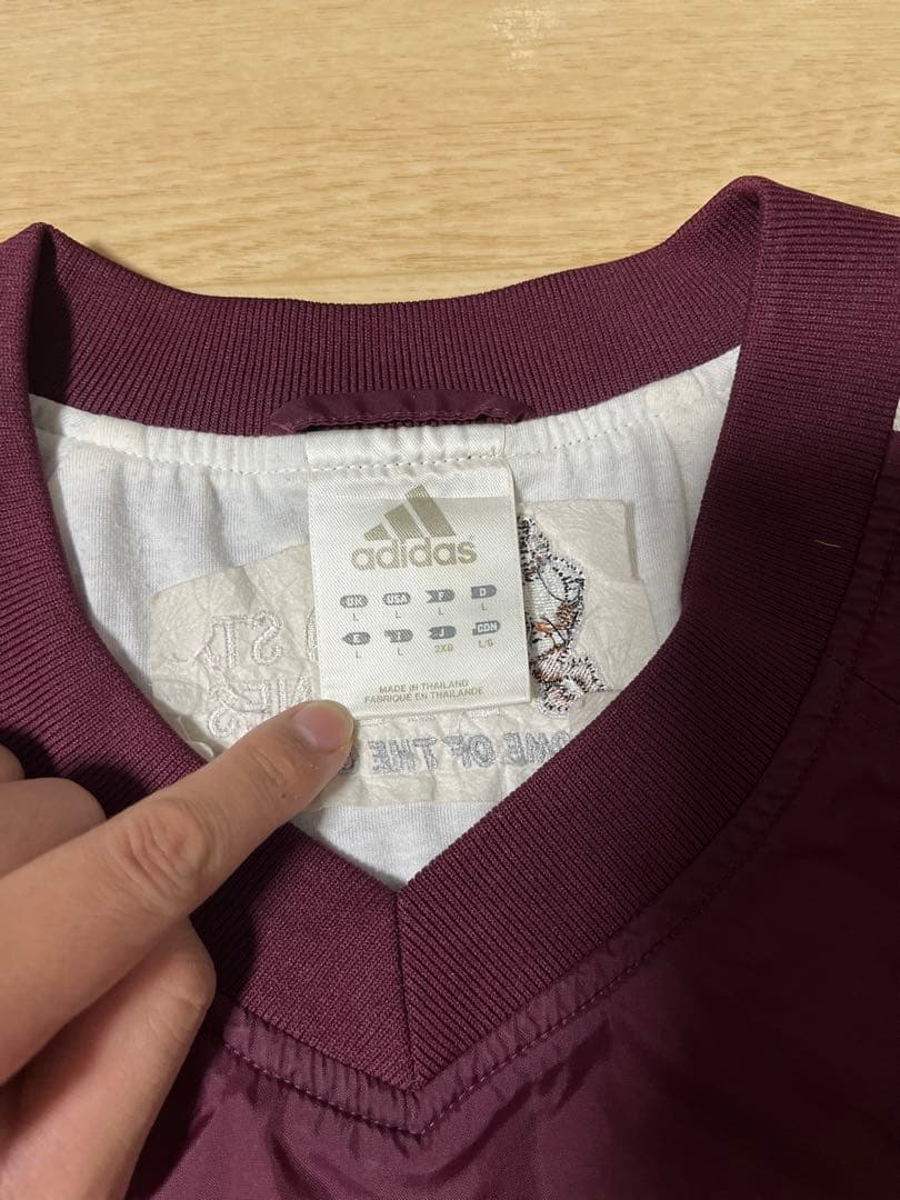 adidas ナイロンプルオーバー アディダス