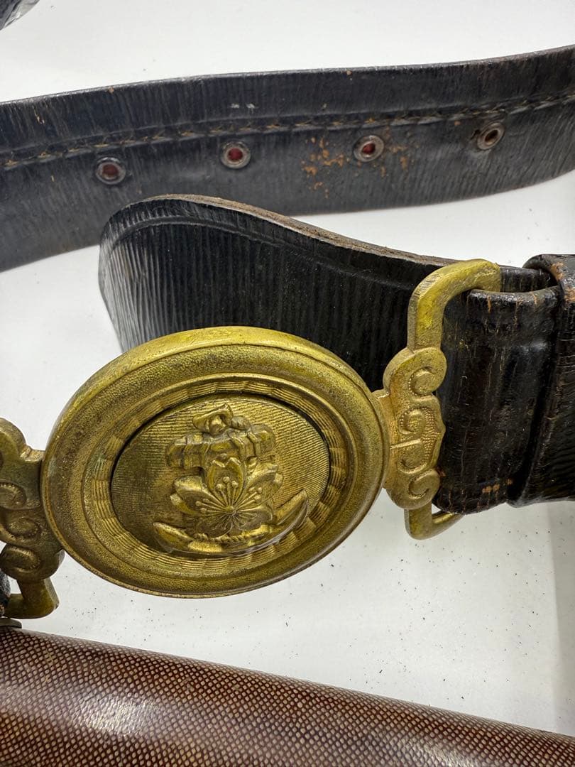 旧日本海軍　ベルトと短剣と肩章　大日本帝国海軍　当時物　海軍短剣模造刀