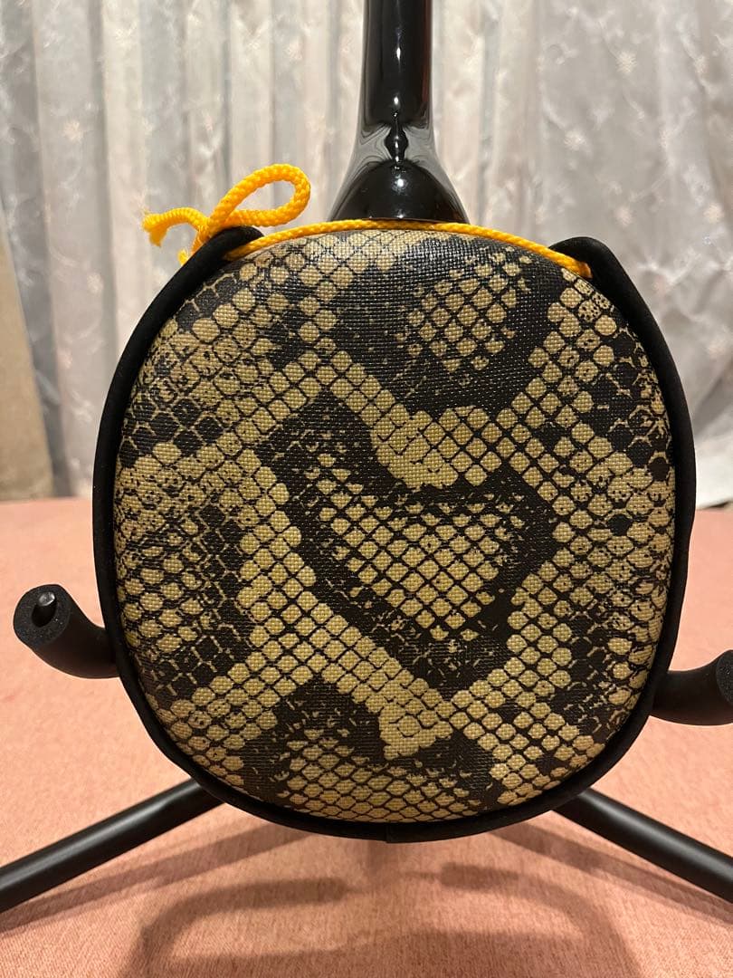 沖縄三線　ケース　楽譜　スタンド　チューナー付き　全長約７８cm 値下げしました