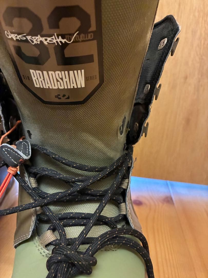 32 LASHED BRADSHAW スノーボードブーツ