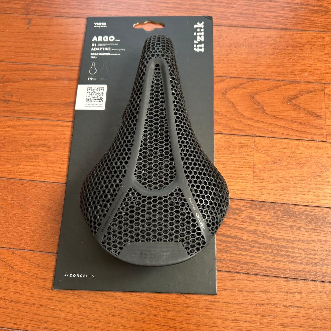 fizik フィジーク Argo R1 Adaptive サドル 150mm