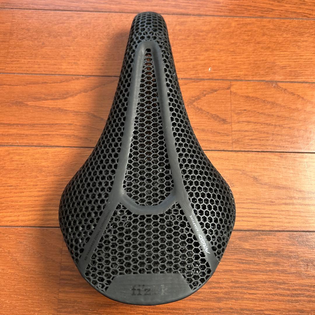 fizik フィジーク Argo R1 Adaptive サドル 150mm