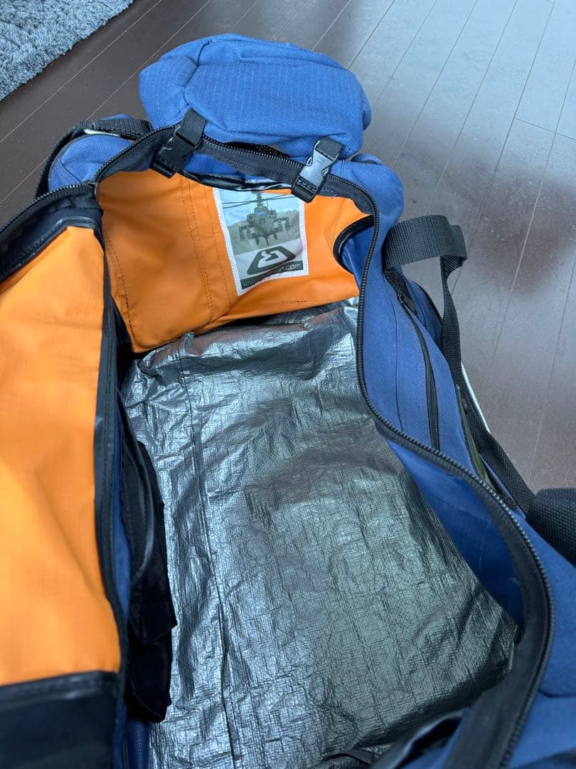 Burtonスノーボード大きめバッグ　防水　ブーツも入る　ほぼ未使用