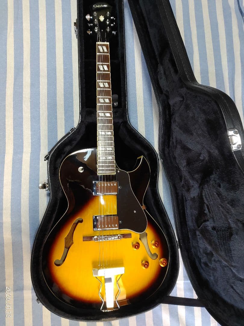 EpiphoneのフルアコES-175殆んど未使用ハードケース付、生産終了品です