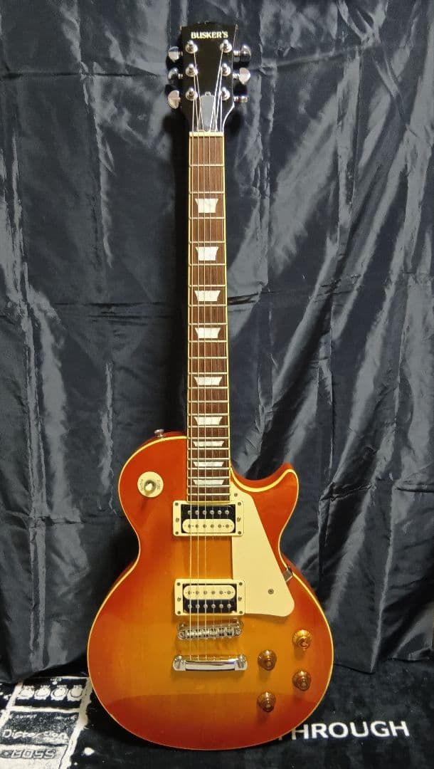 BUSKERのレスポールタイプ