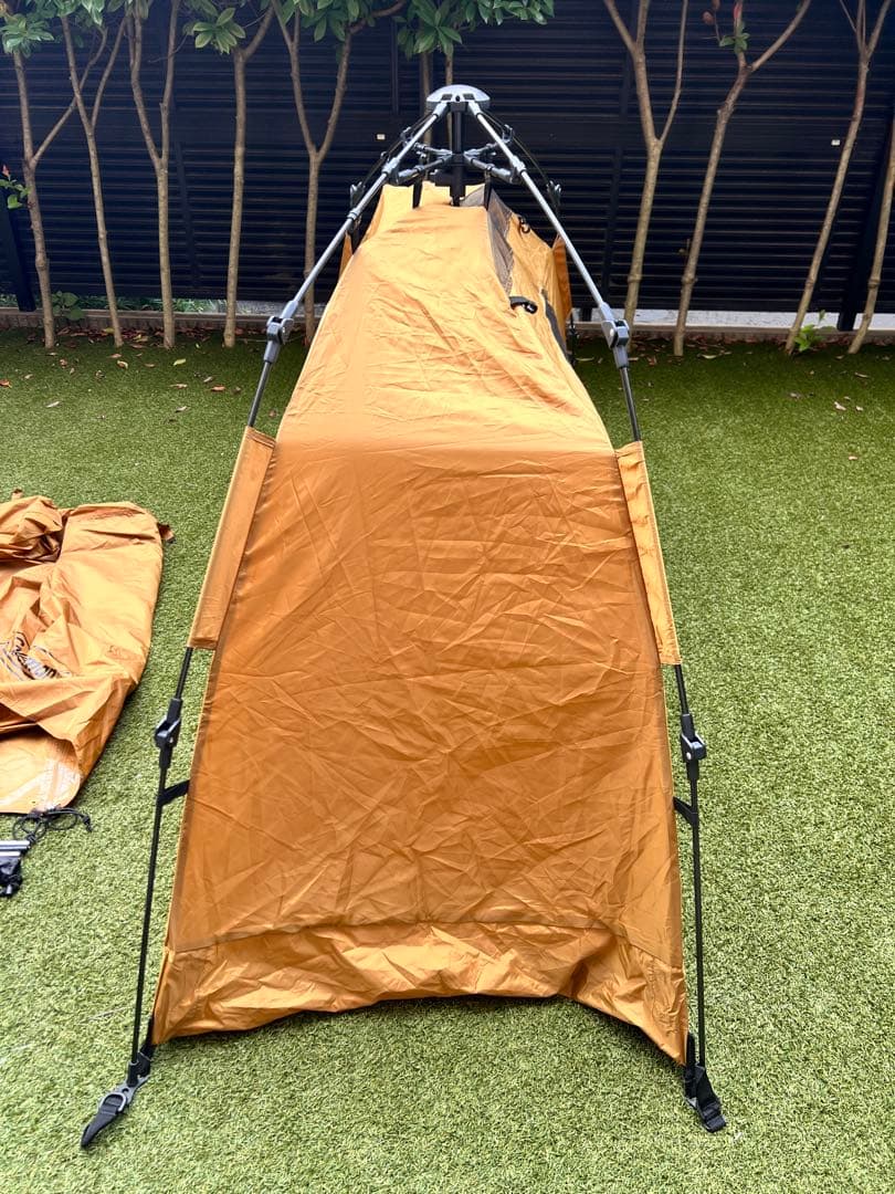 Coleman ソロキャンプテント 外で芝生1回使用　ワンタッチ