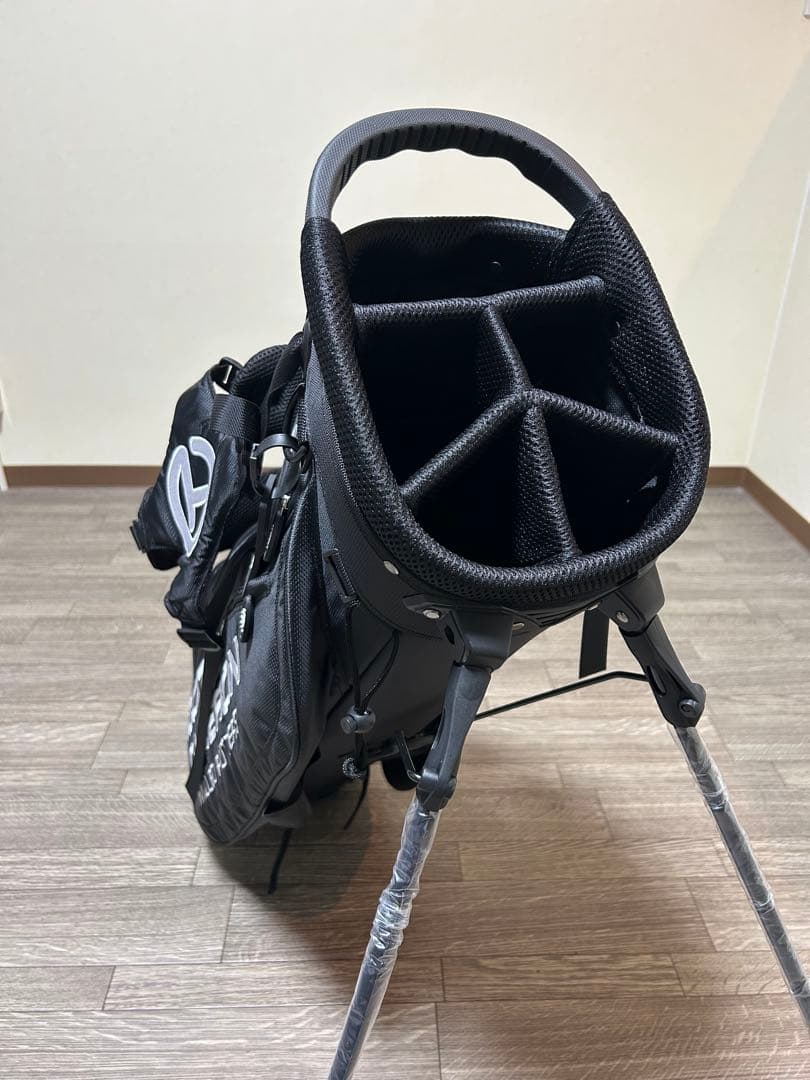 スタンド式キャディバック　人気のブラック！軽量で旅行用や気分転換のサブバックに！