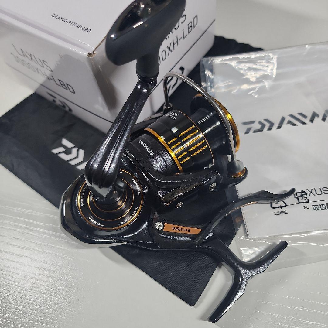 DAIWA ラグザス 3000XH-LBD スピニングリール　傷あり　ダイワ
