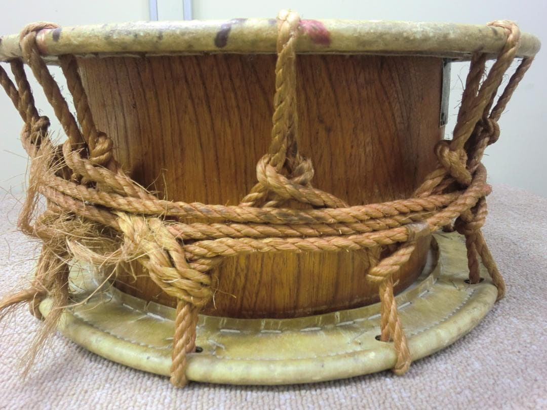 【中古品】締太鼓 面:約35cm 胴長:約15cm　バチ付き 田中太鼓店制作