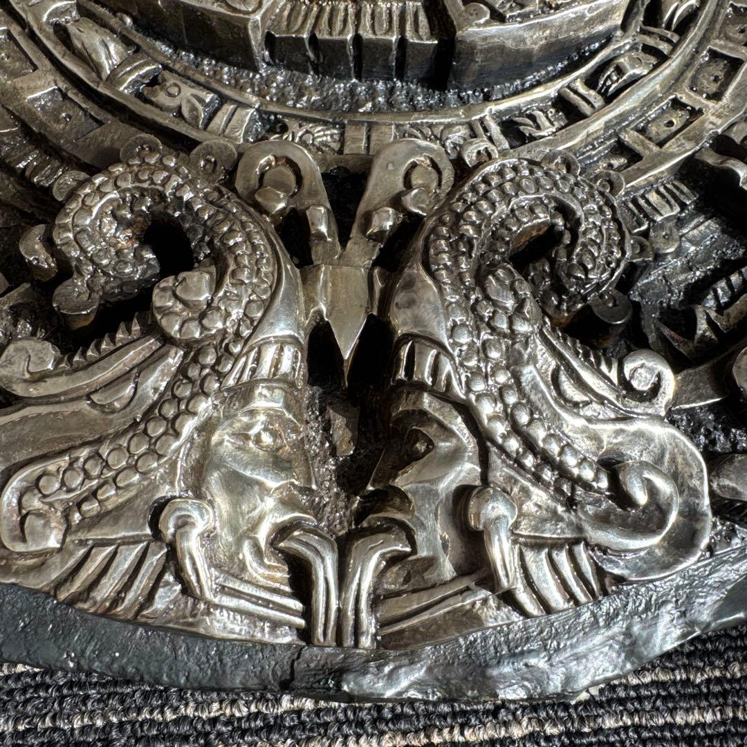 アステカ 太陽の石 アステカの暦石プレートメキシコカレンダー 金属製 レリーフ