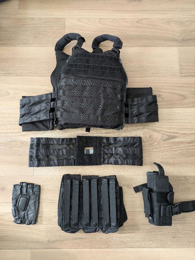 タクティカルベスト ブラック　その他