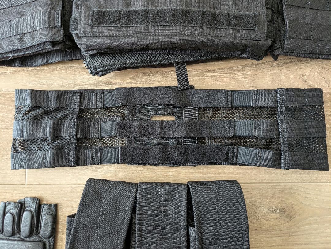 タクティカルベスト ブラック　その他