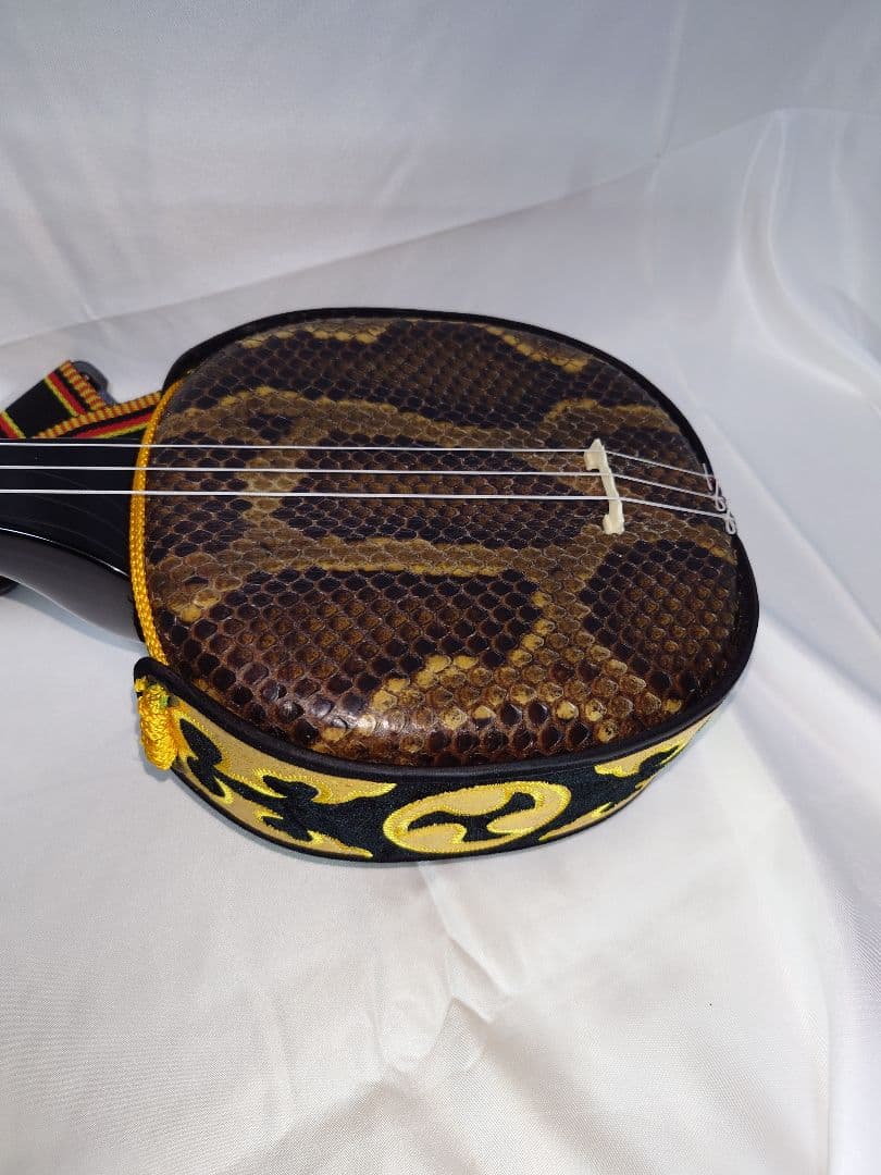 沖縄三線　初級の上等　二人の製作家によるコラボ