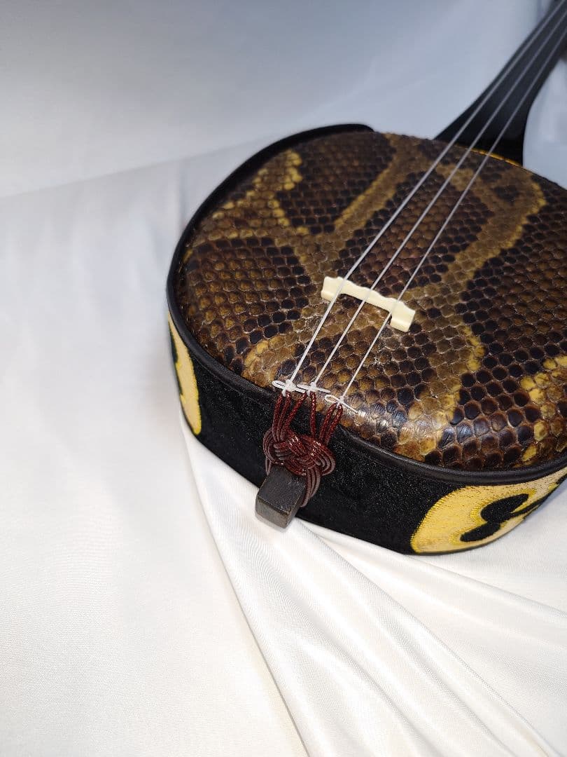 沖縄三線　初級の上等　二人の製作家によるコラボ