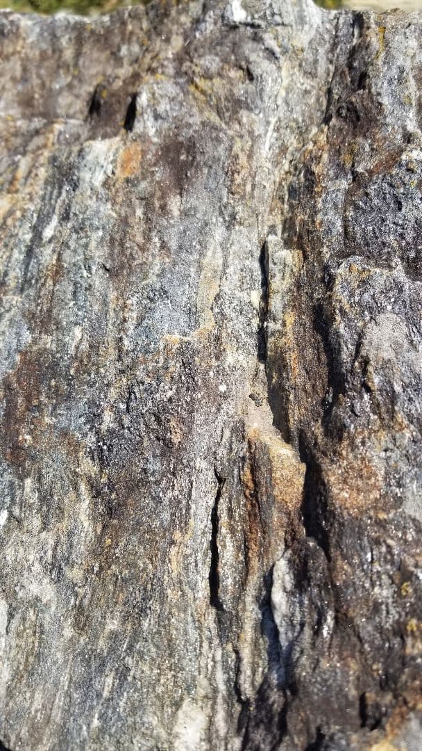 希少原石　大型　結晶片岩　シスト　庭石　ロックガーデン　ガーデニング　鉱物　原石