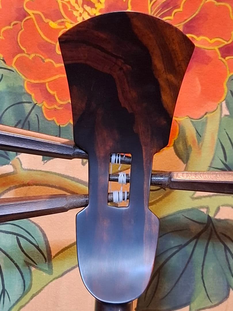 真壁型三線　八重山黒木四つ割り　ウジラミ 虎木入り　本皮1枚張り