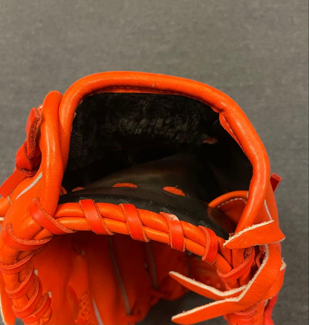 希少！　アンダーアーマー　野球 軟式グローブ 一般用　大人　右投げ　グラブ