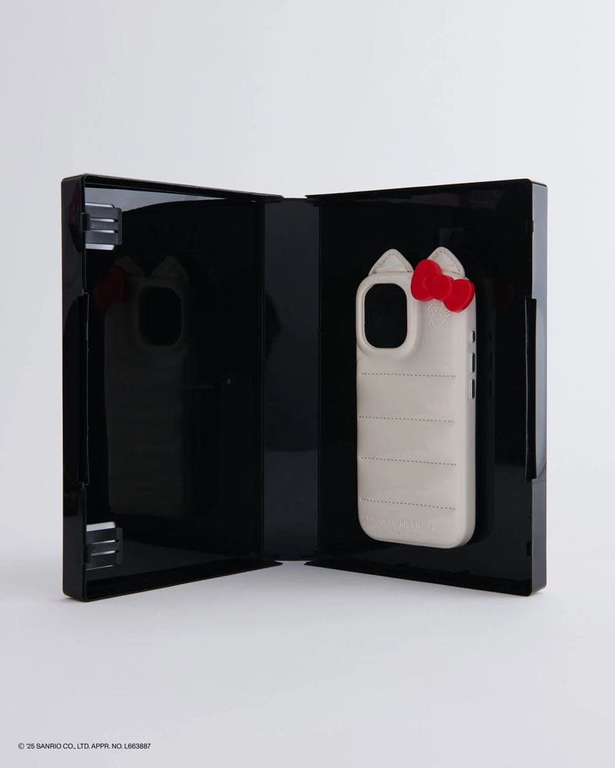 その他 Urban Sophistication HelloKitty iPhone17