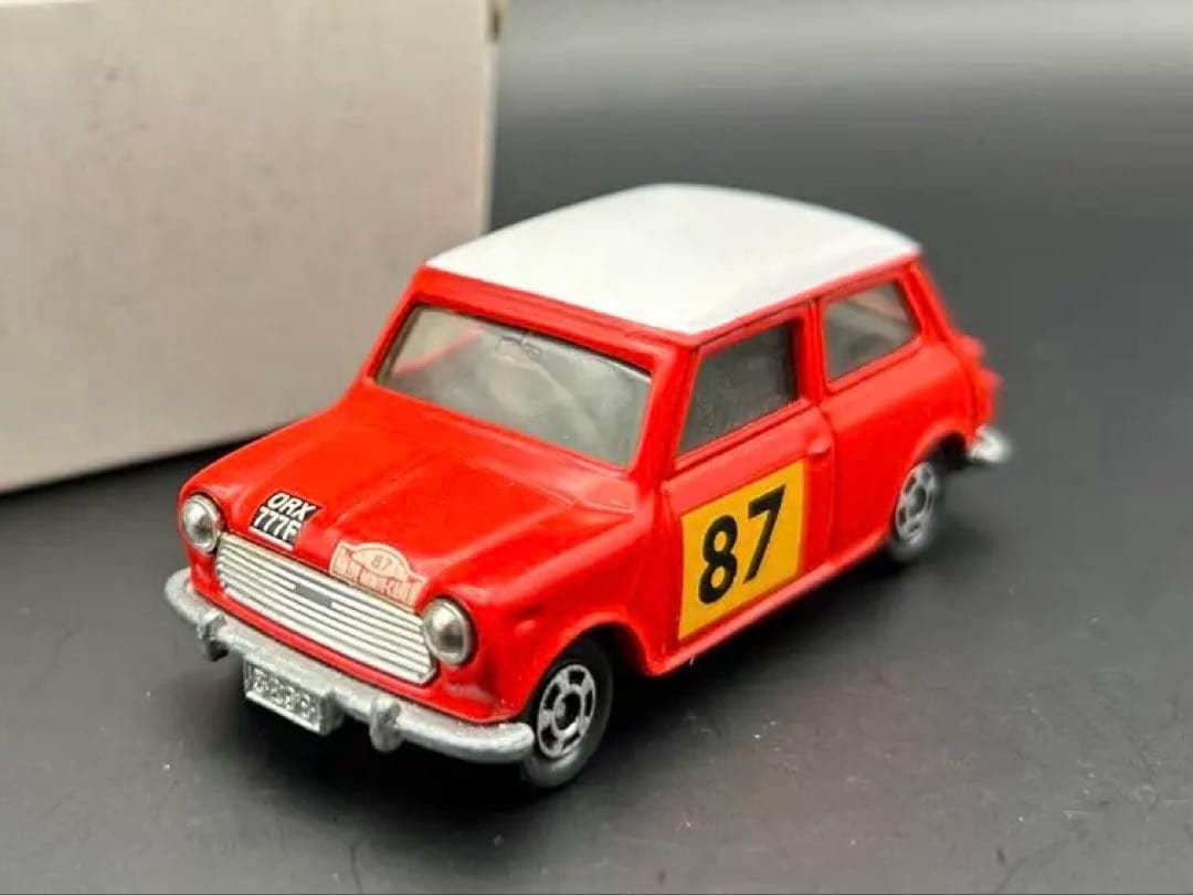 トミカ　ミニクーパー　英国トラフィック社　Ｎo87