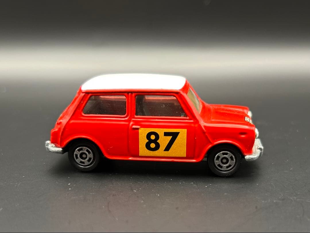 トミカ　ミニクーパー　英国トラフィック社　Ｎo87