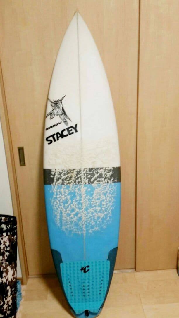 ステイシーサーフボード5.10フィン付き、送料込み