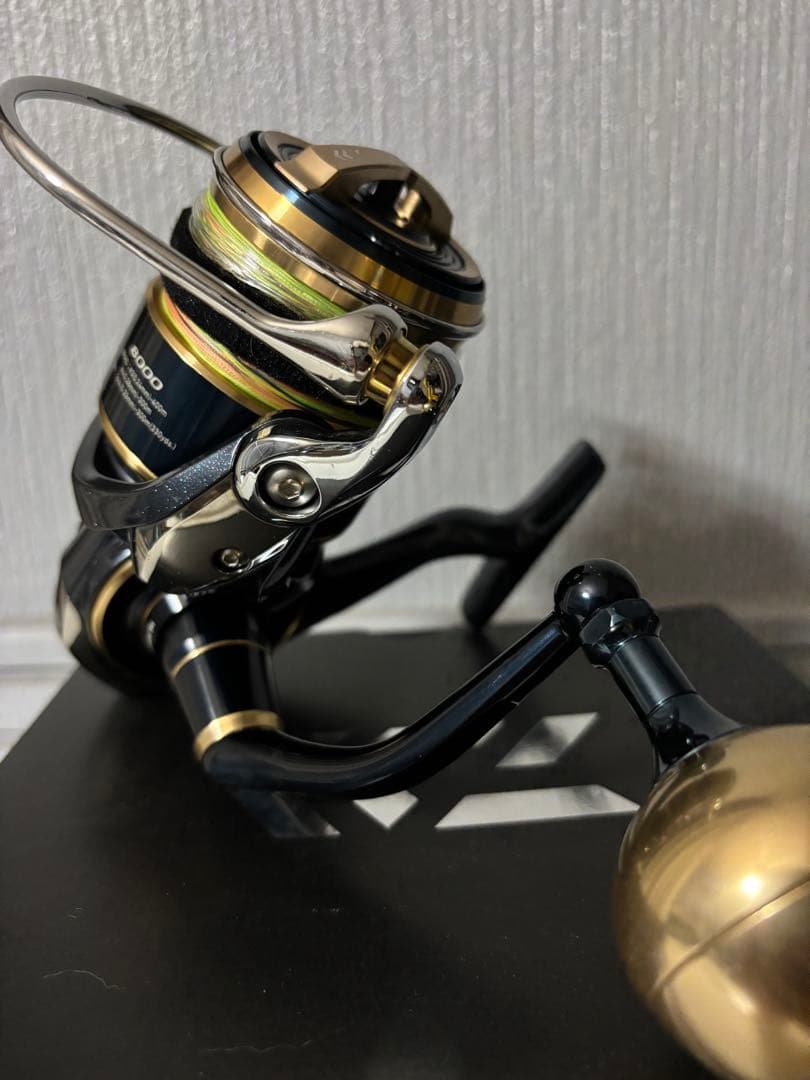 SALTIGA 8000-H スピニングリール　SLPアルミラウンドノブ付き