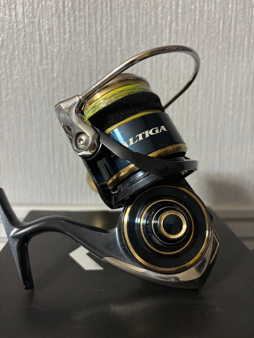 SALTIGA 8000-H スピニングリール　SLPアルミラウンドノブ付き