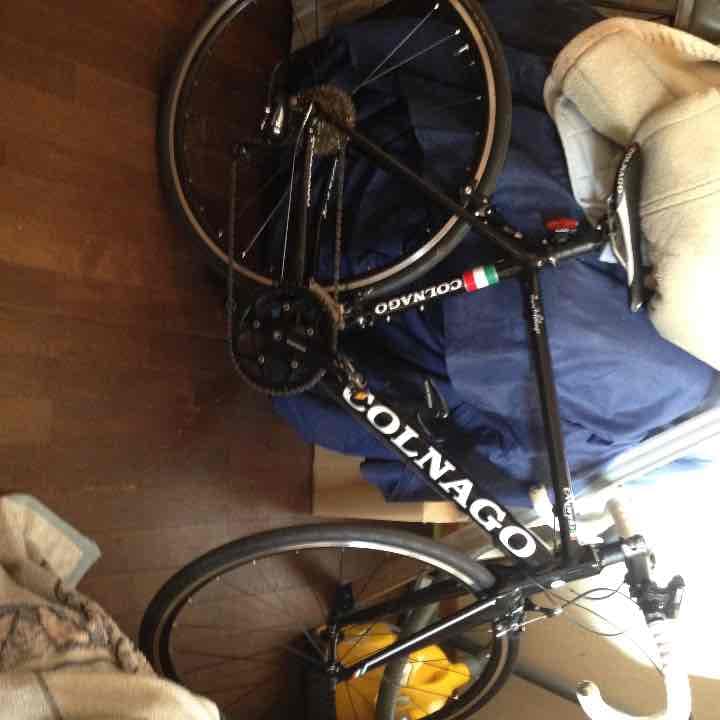 コルナゴ  色   クロ  素材 アルミ  重さ 10kg