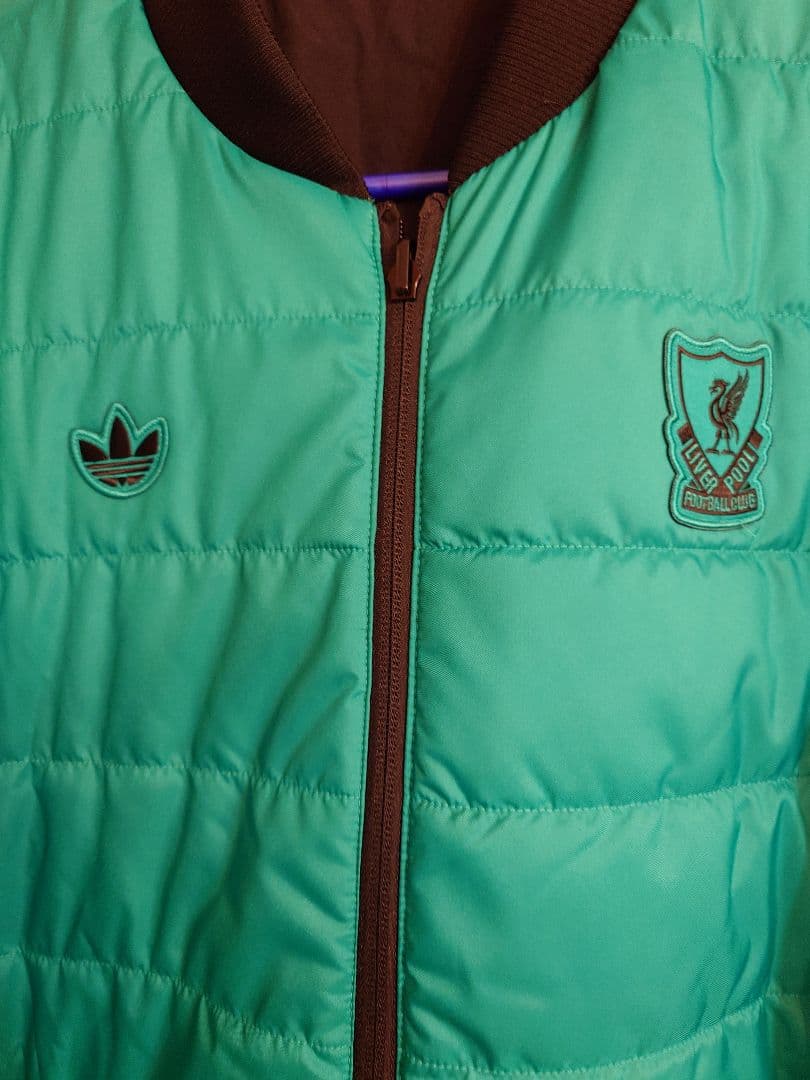 リバプール　25-26　アディダスオリジナルス　中綿ジャケット　リバーシブル