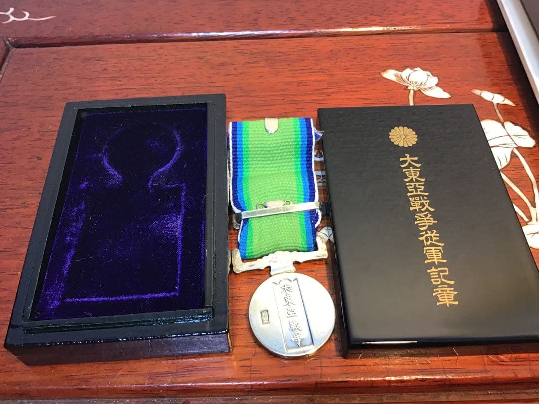 美品‼️純銀 大東亜戦争従軍記章 勲章 銀製 刻印 専用ケース付き 希少