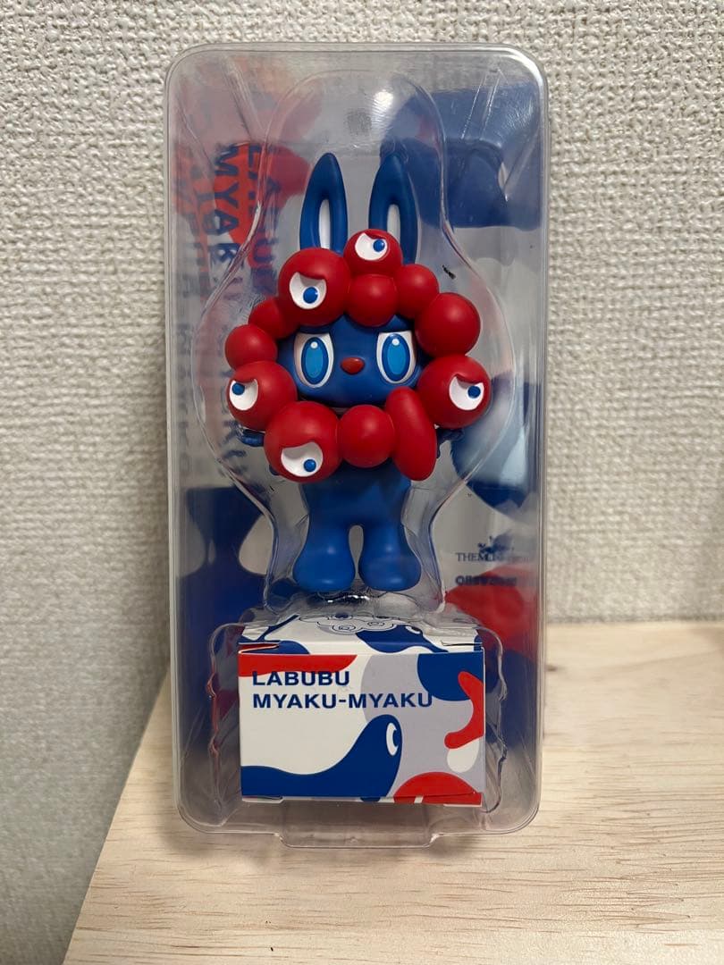 【美品】LABUBU MYAKU-MYAKU フィギュア