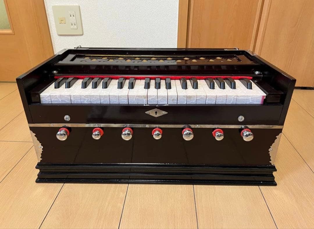 ハルモニウム harmonium