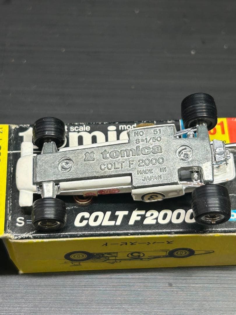 当時物　黒箱トミカ COLT F2000 ミニカー 1/50