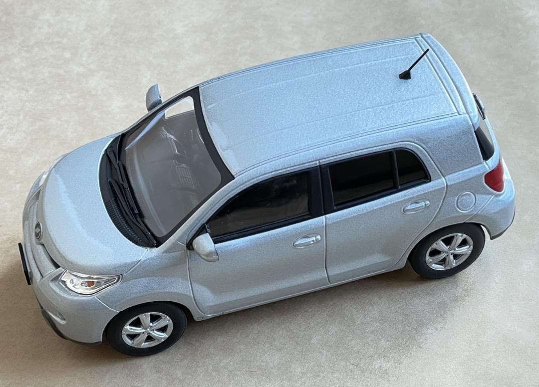 TOYOTA ist 1/24トヨタ公式製品　ミニカー