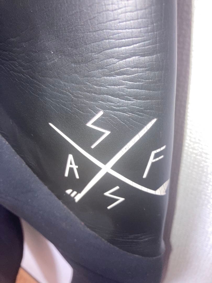 AIDENTIFY日本製⭐️MLサイズ相当5mm×3mmウェットスーツセミドライ